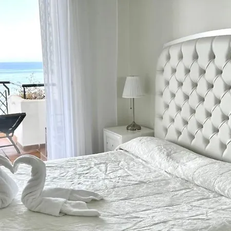 Mi Capricho B16 Beachfront Apartment *