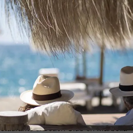 Mi Capricho B16 Beachfront Apartment